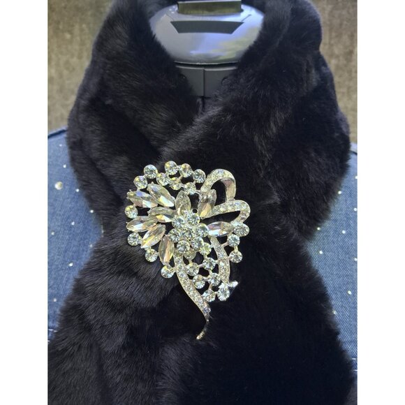 Faux Fur Scarf with Crystal Broach - Upcyle with chains/beads - Picture 2 of 6